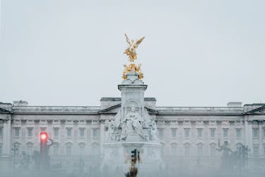 From Westminster Abbey to Buckingham Palace a self-guided walking tour